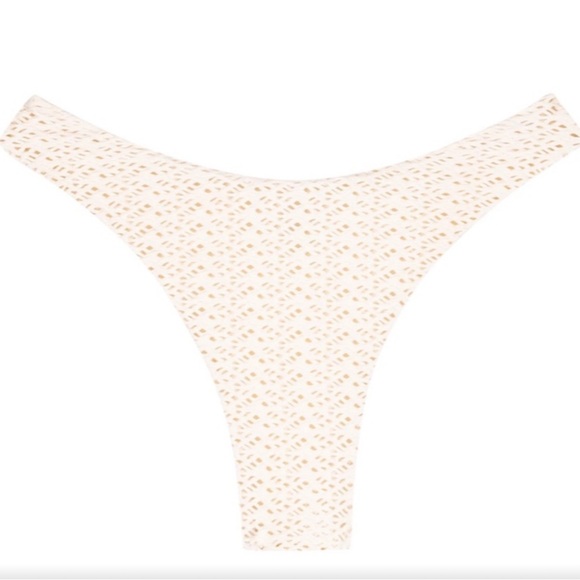 Monday Swimwear Byron Bottom- Ivory Crochet size medium - Picture 2 of 7